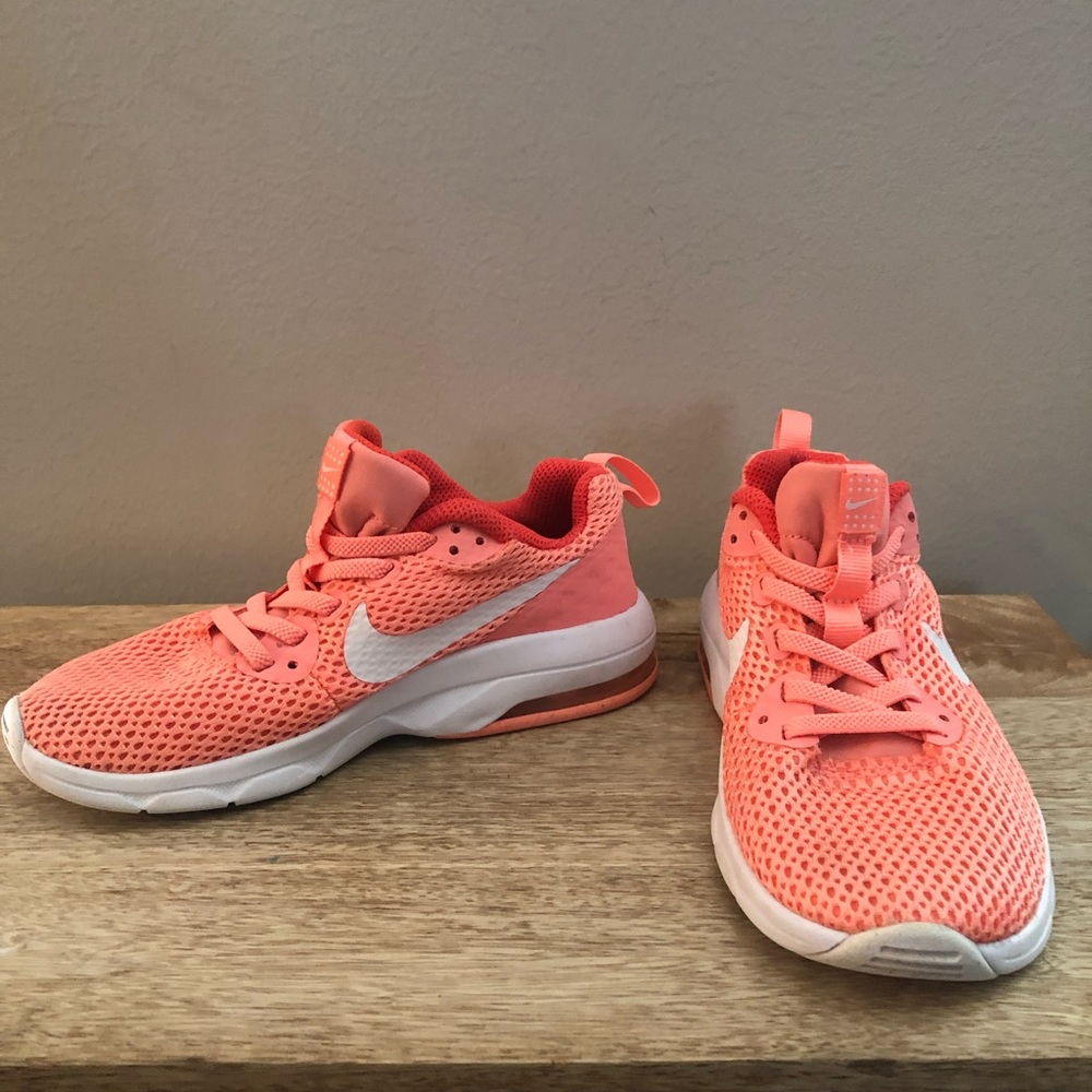 Youth Nike Coral No Lace Sneakers.